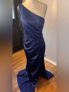 Elegant Strapless Navy Evening Gown